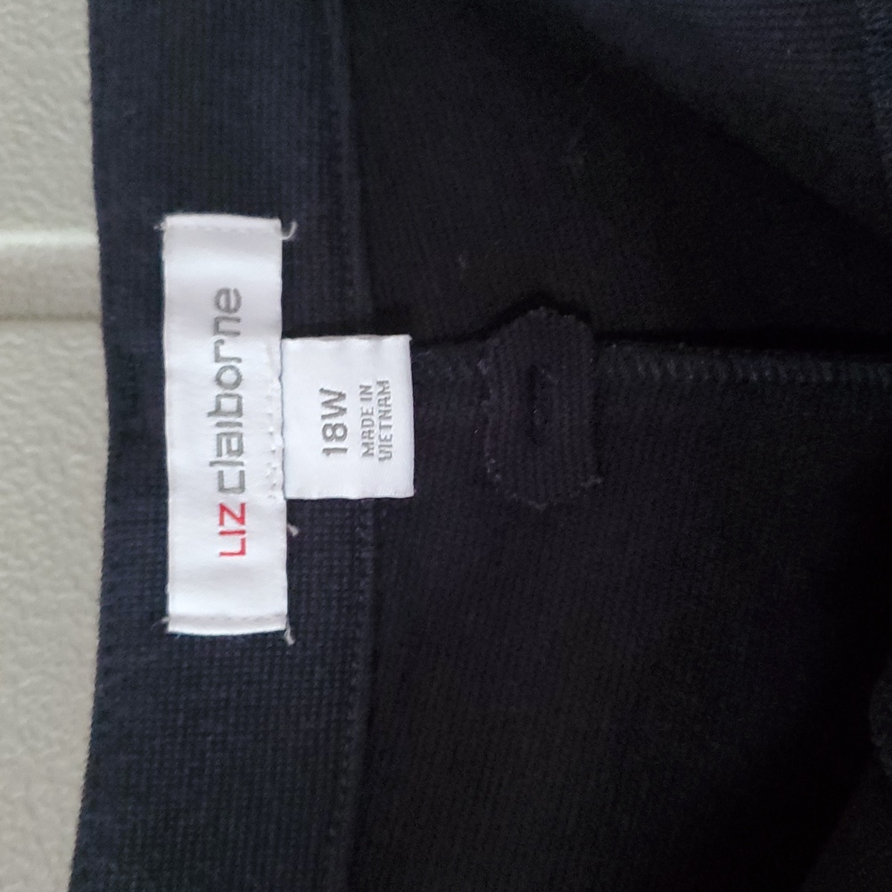 Liz Claiborne Navy Blue Shorts - Picture 7 of 13